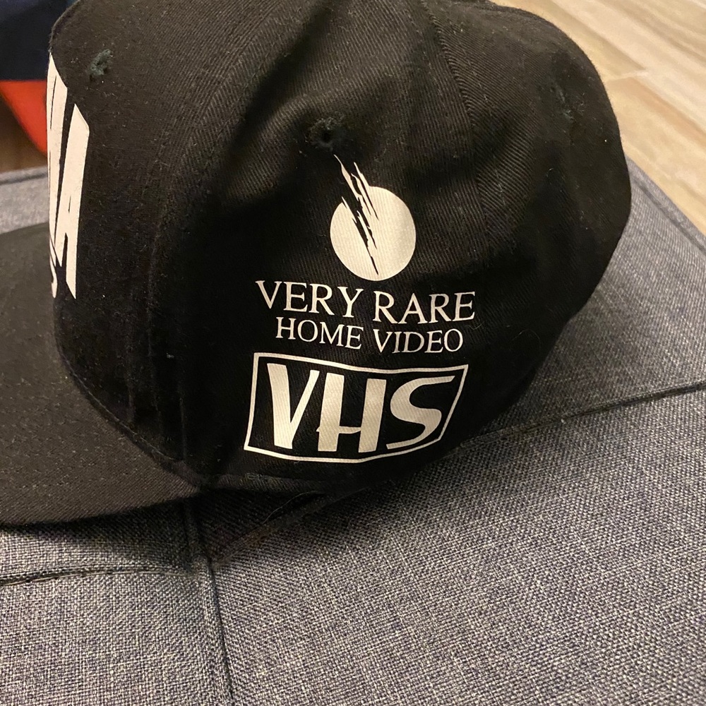 Snap back